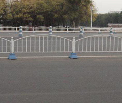 許昌交通安全設(shè)施—道路護(hù)欄